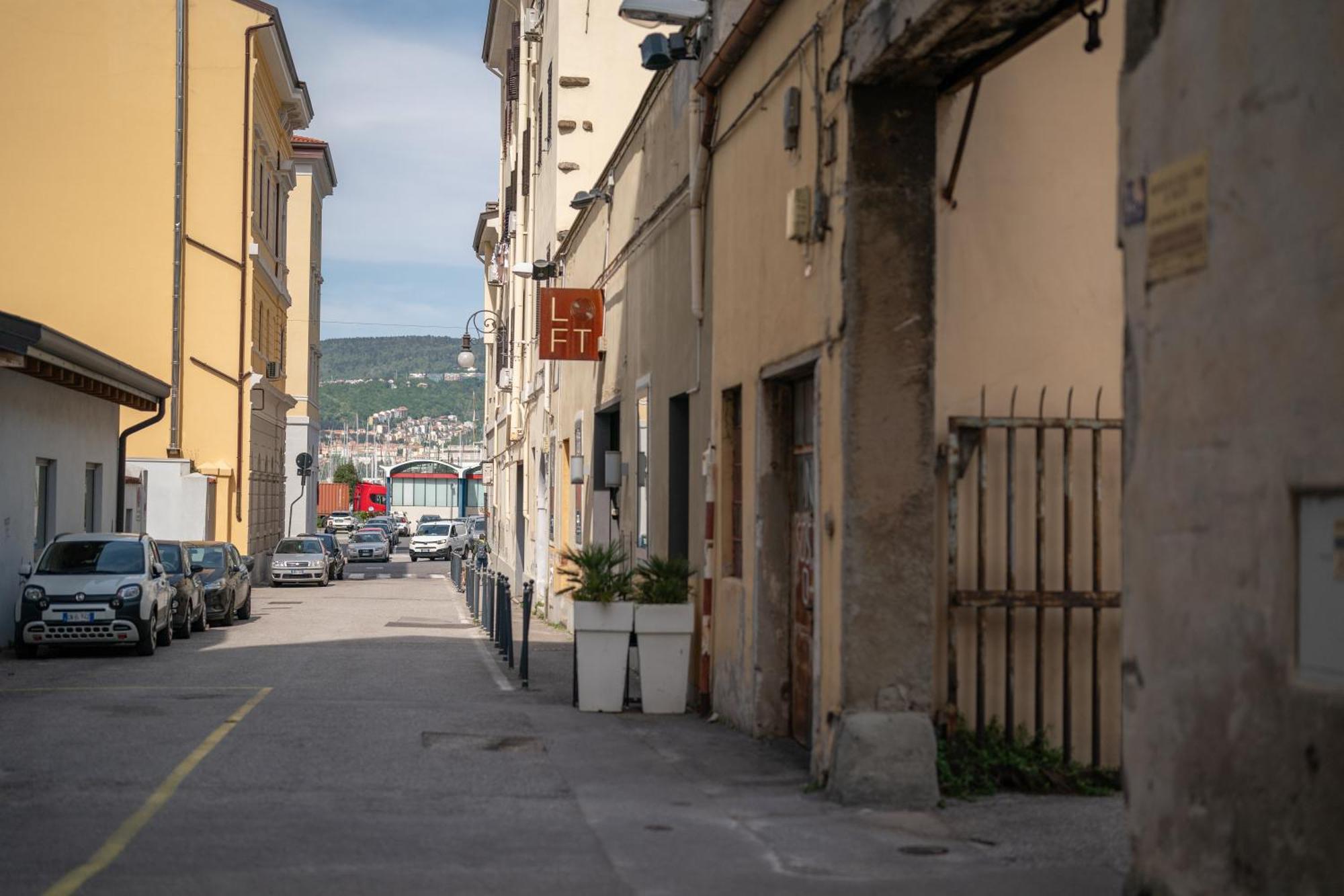 Elegante Appartamento In Marina Trieste Dış mekan fotoğraf
